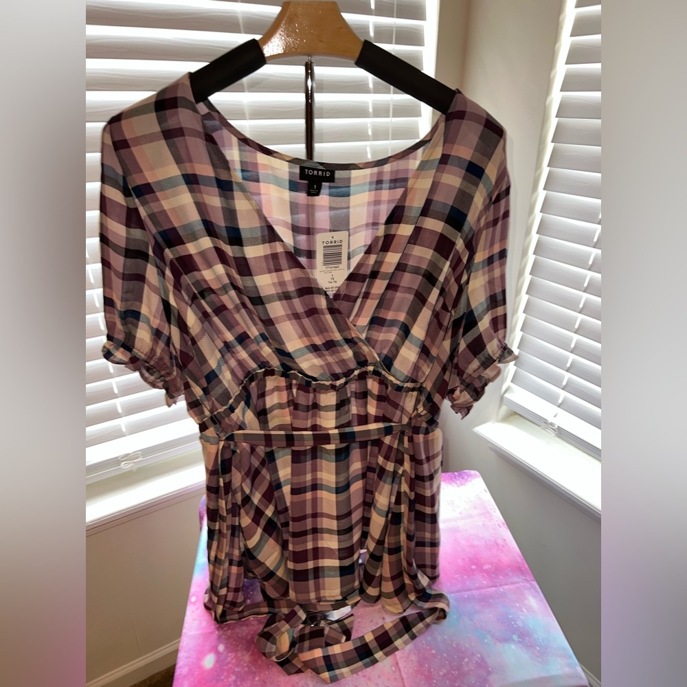 Torrid size 1 purple plaid georgette surplice babydoll puff sleeve top